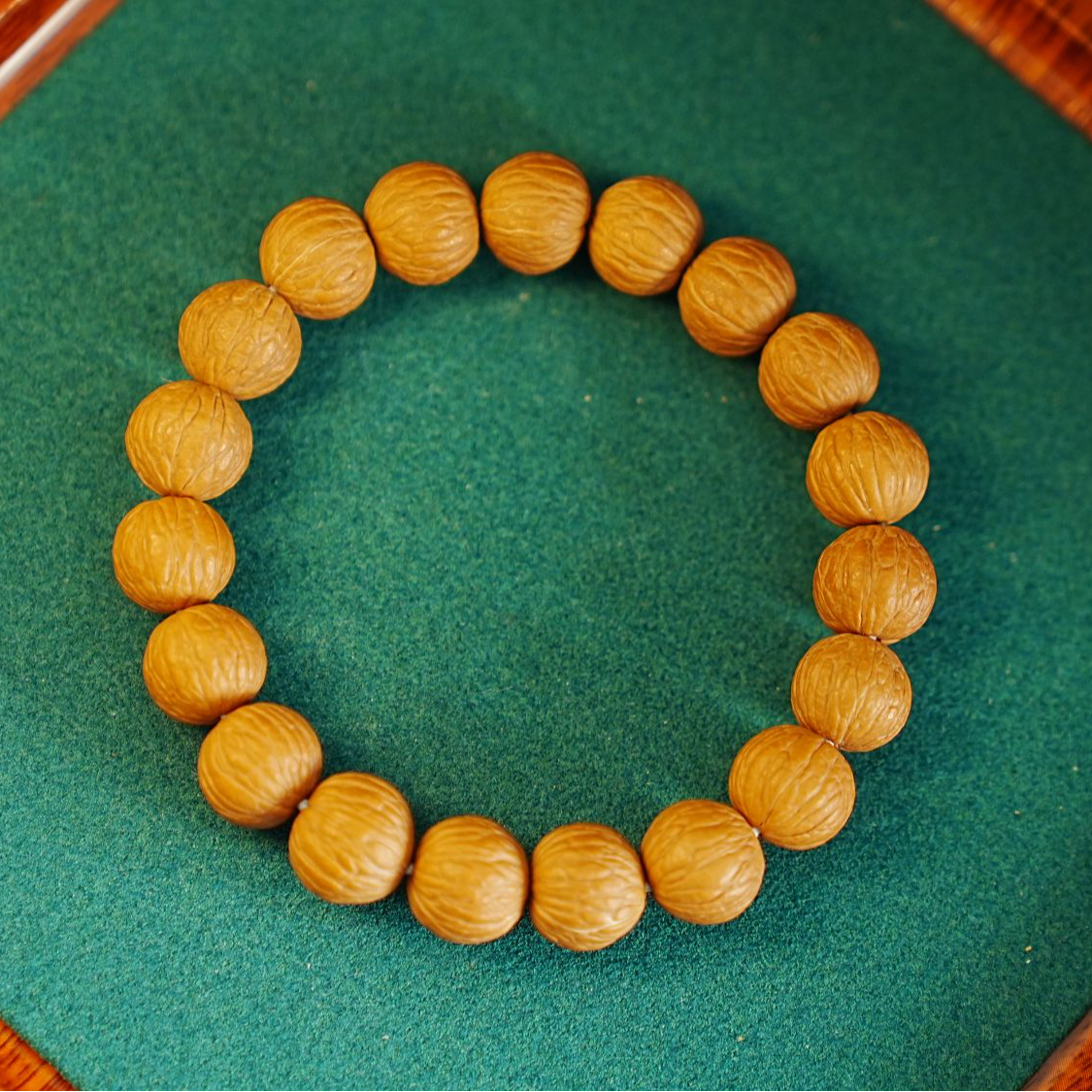 天花板猴头凤羽手持原皮原色文玩