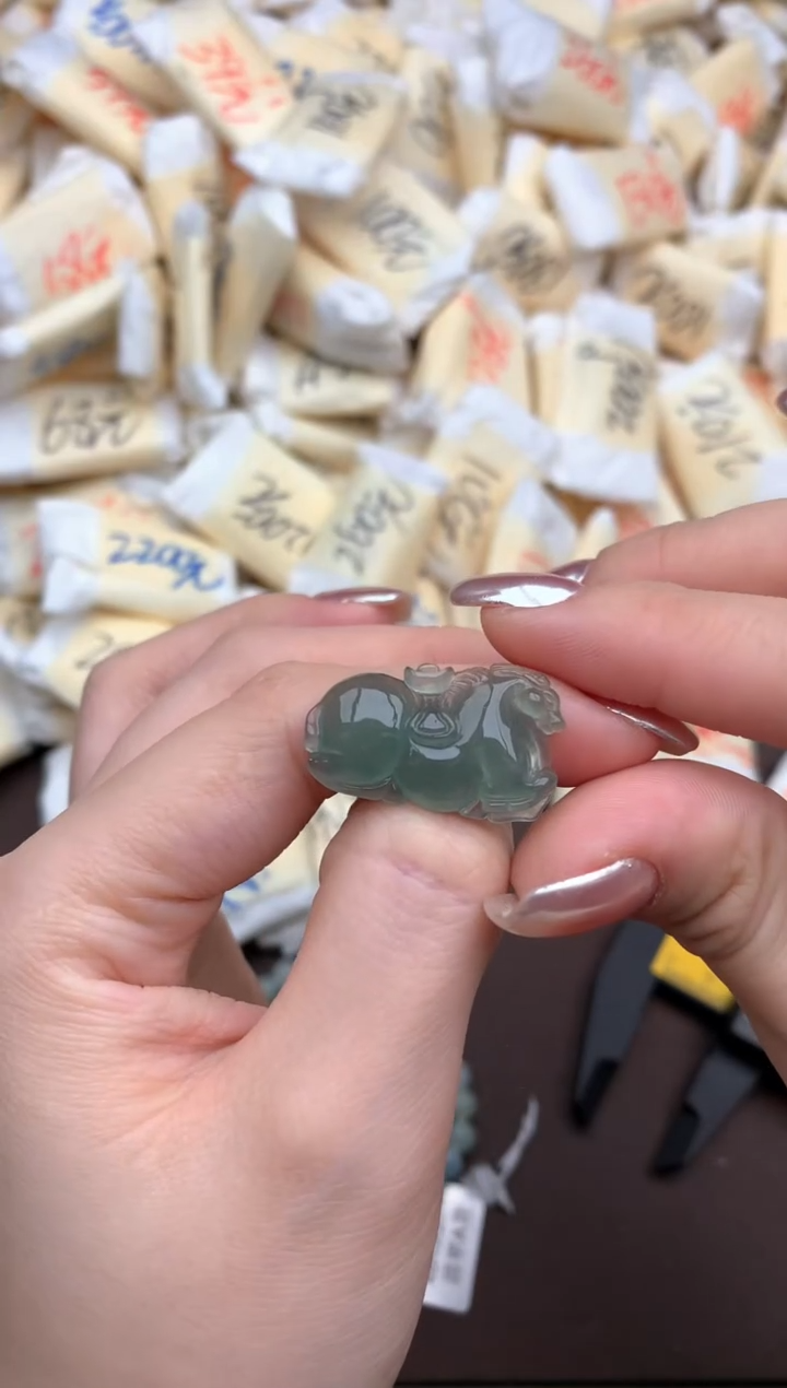 【闪购商品】翡翠挂件未镶嵌一