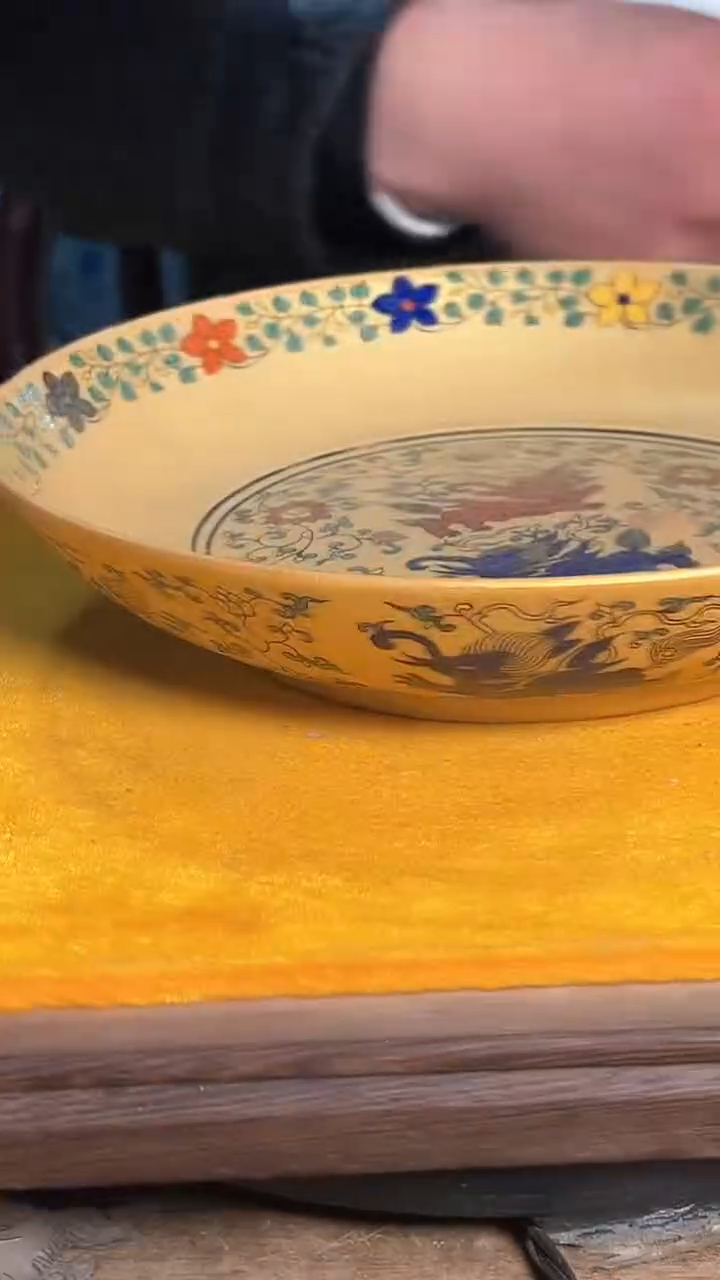 【闪购商品】瓷片44F现代工艺品一个