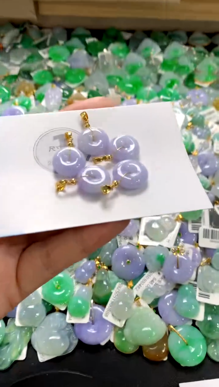 翡翠未镶嵌颈饰1111111111（多样性发其一）