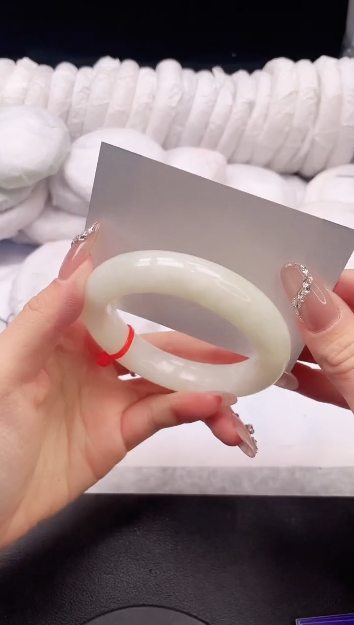 【闪购商品】和田玉手镯未镶嵌6K388-56