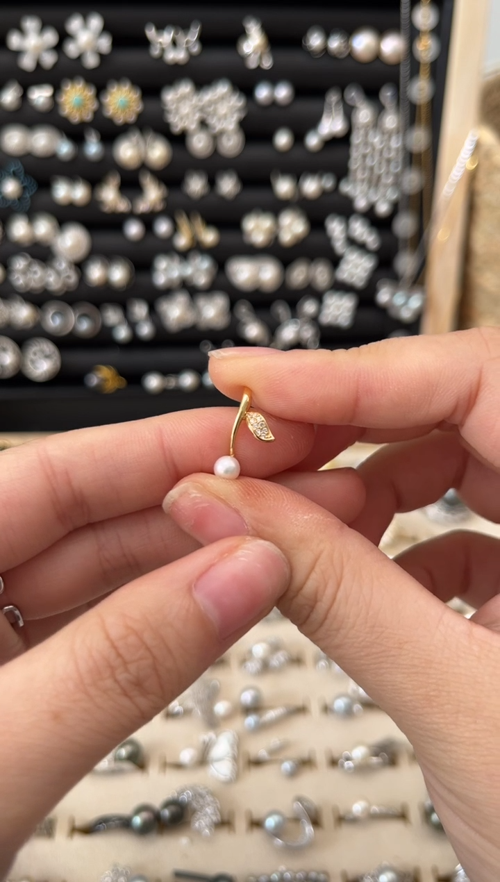 【闪购商品】淡水珍珠颈饰银S925镶嵌S925淡水吊坠（微瑕）