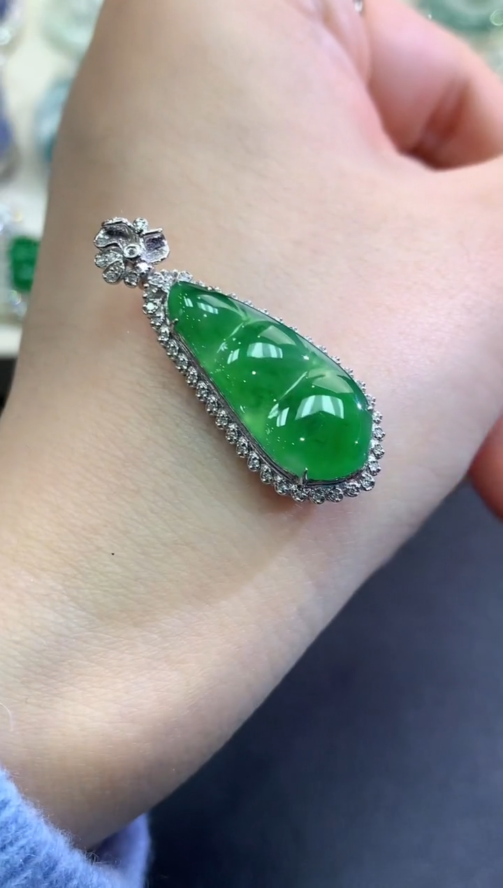 【闪购商品】翡翠颈饰18K金镶嵌B56   