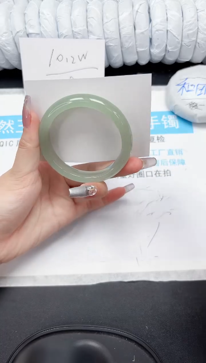 【闪购商品】石英质玉手镯未镶嵌516-56.5