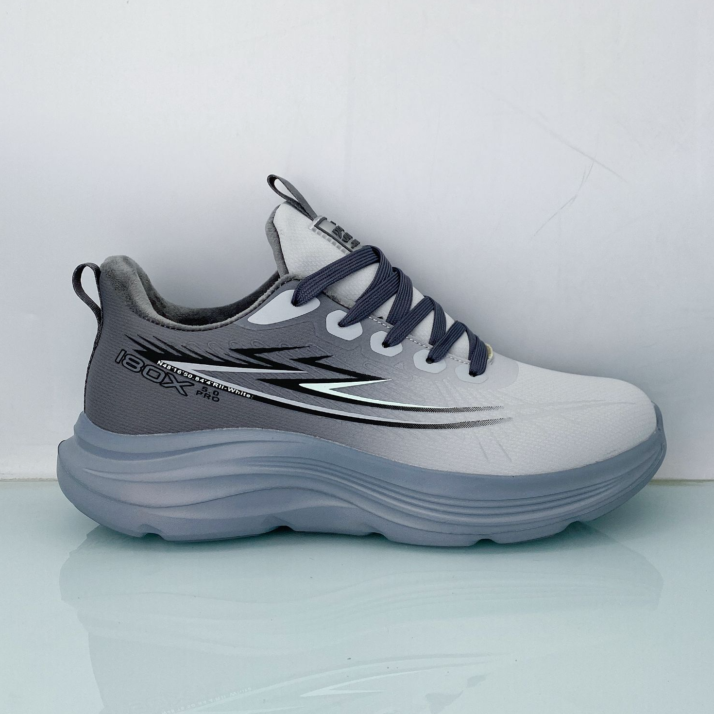 【一森家】新款加绒舒适软底轻便潮流时尚百搭运动休闲鞋R5556