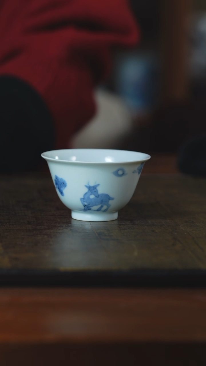 弥云斋青花小鹿杯