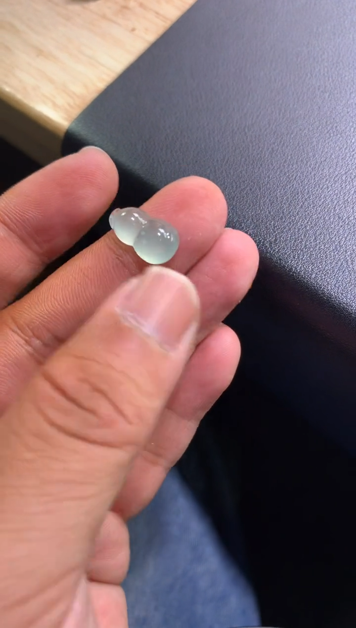 【闪购商品】翡翠颈饰未镶嵌葫芦