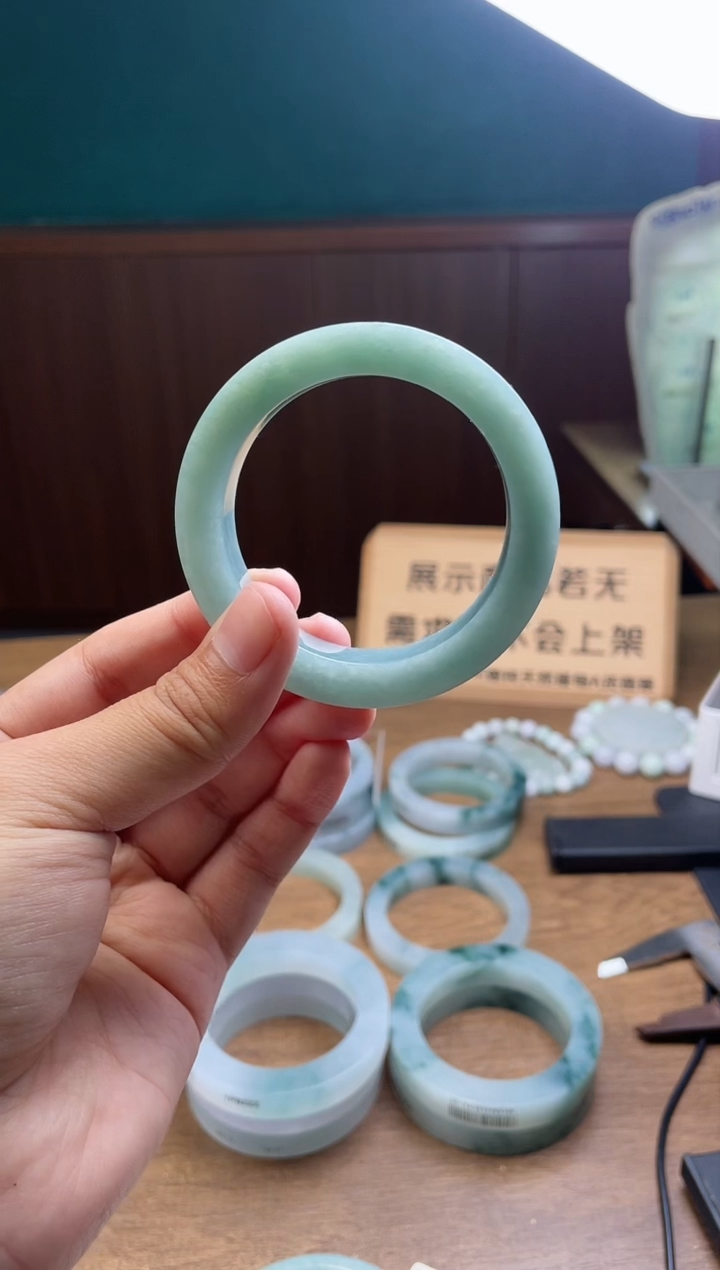 【闪购商品】定制翡翠手镯未镶嵌定制