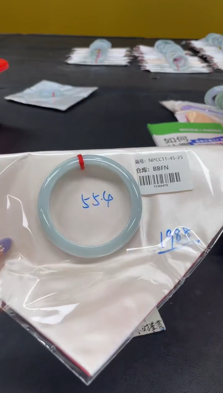 未镶嵌手镯翡翠翡翠手镯