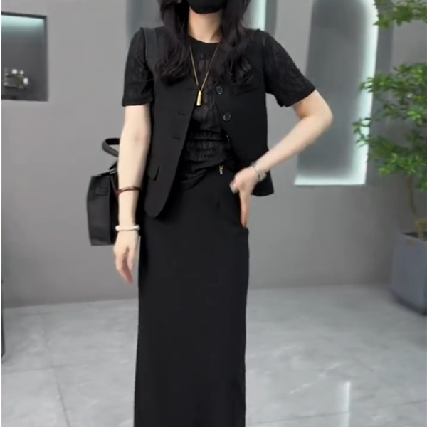 2025春夏新款气质网红时尚休闲显瘦洋气短袖三件套女
