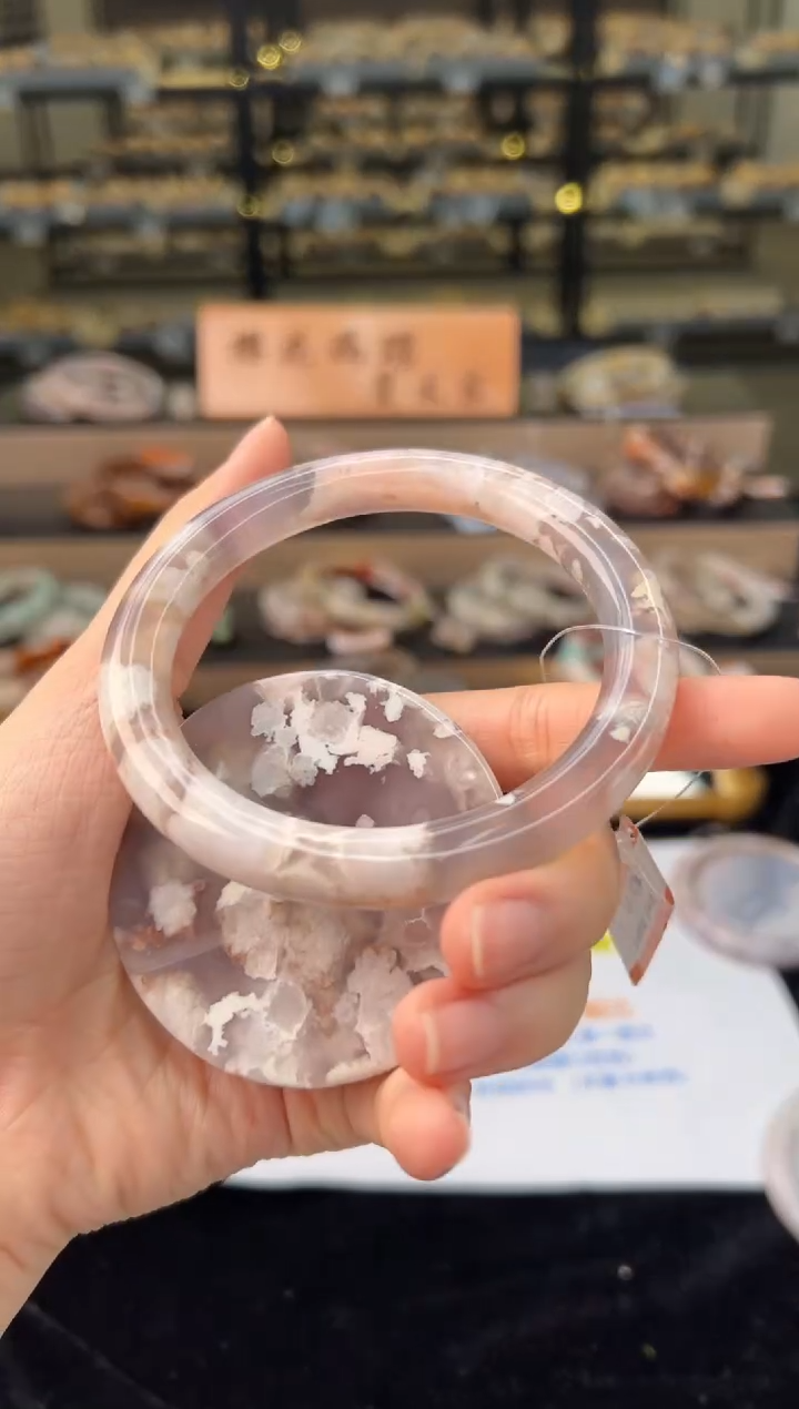 石英质玉未镶嵌手镯61圈口（赠送镯心）61800