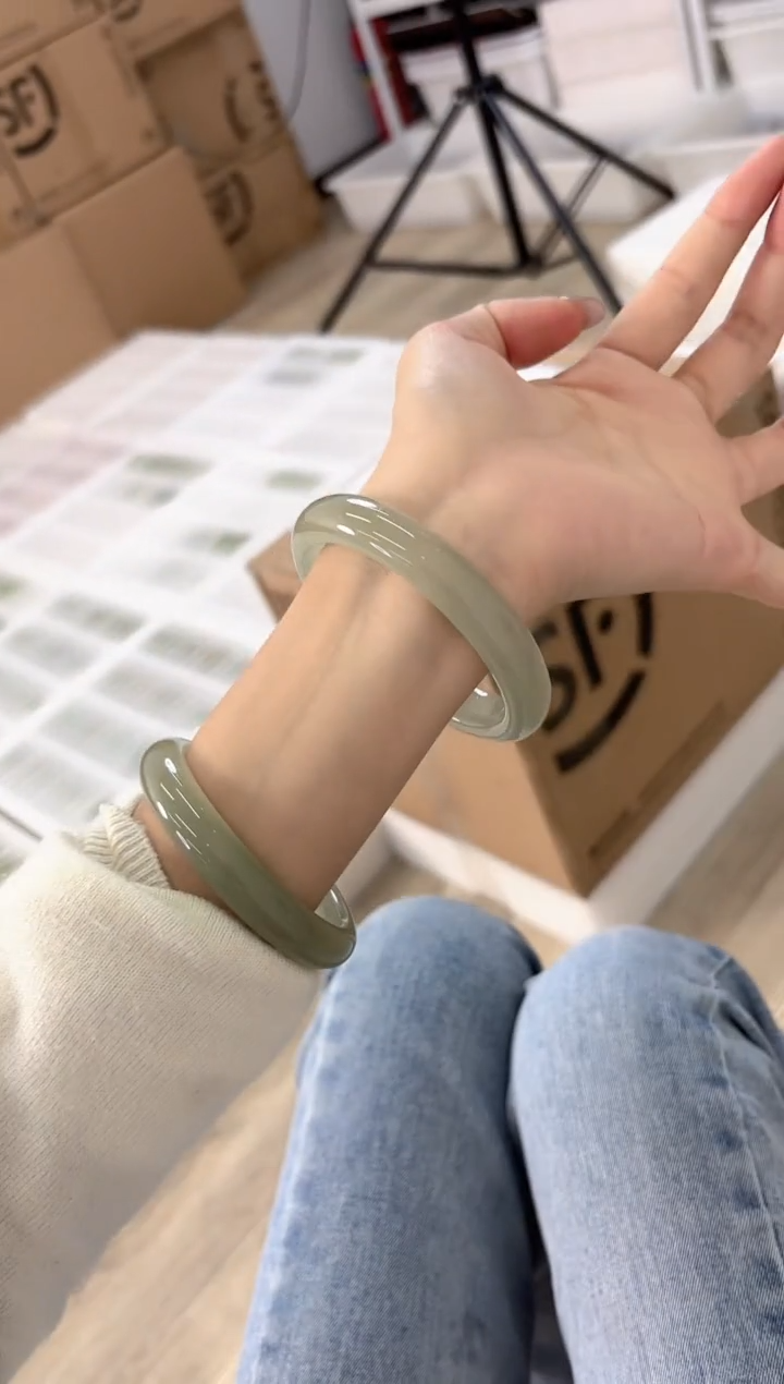 未镶嵌手镯石英质玉28-59D