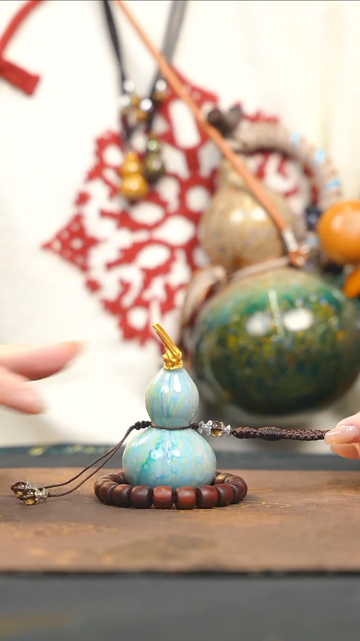 【闪购商品】WE162漂漆精致小手捻{未开口}