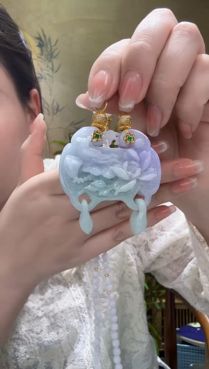 翡翠未镶嵌颈饰吊坠