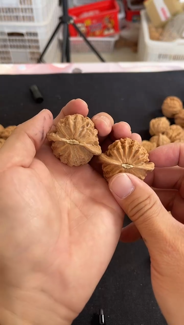 吊坠文玩核桃驾*胡宫灯文玩核桃手把件