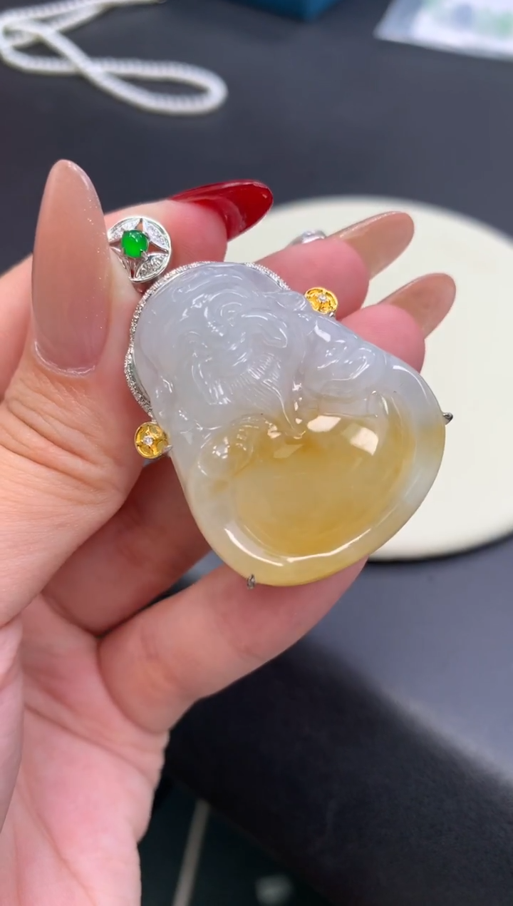 颈饰18K金镶嵌翡翠48小时鉴赏期 退货不扣服务费