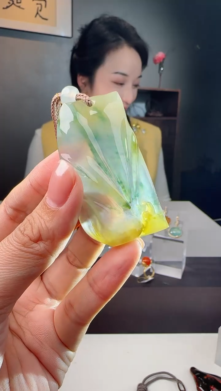 颈饰未镶嵌翡翠暮光
