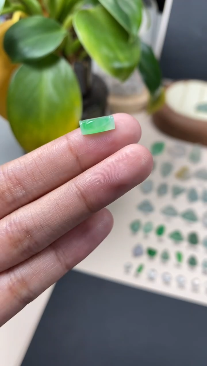 【闪购商品】翡翠颈饰未镶嵌翡翠冰果绿竹节