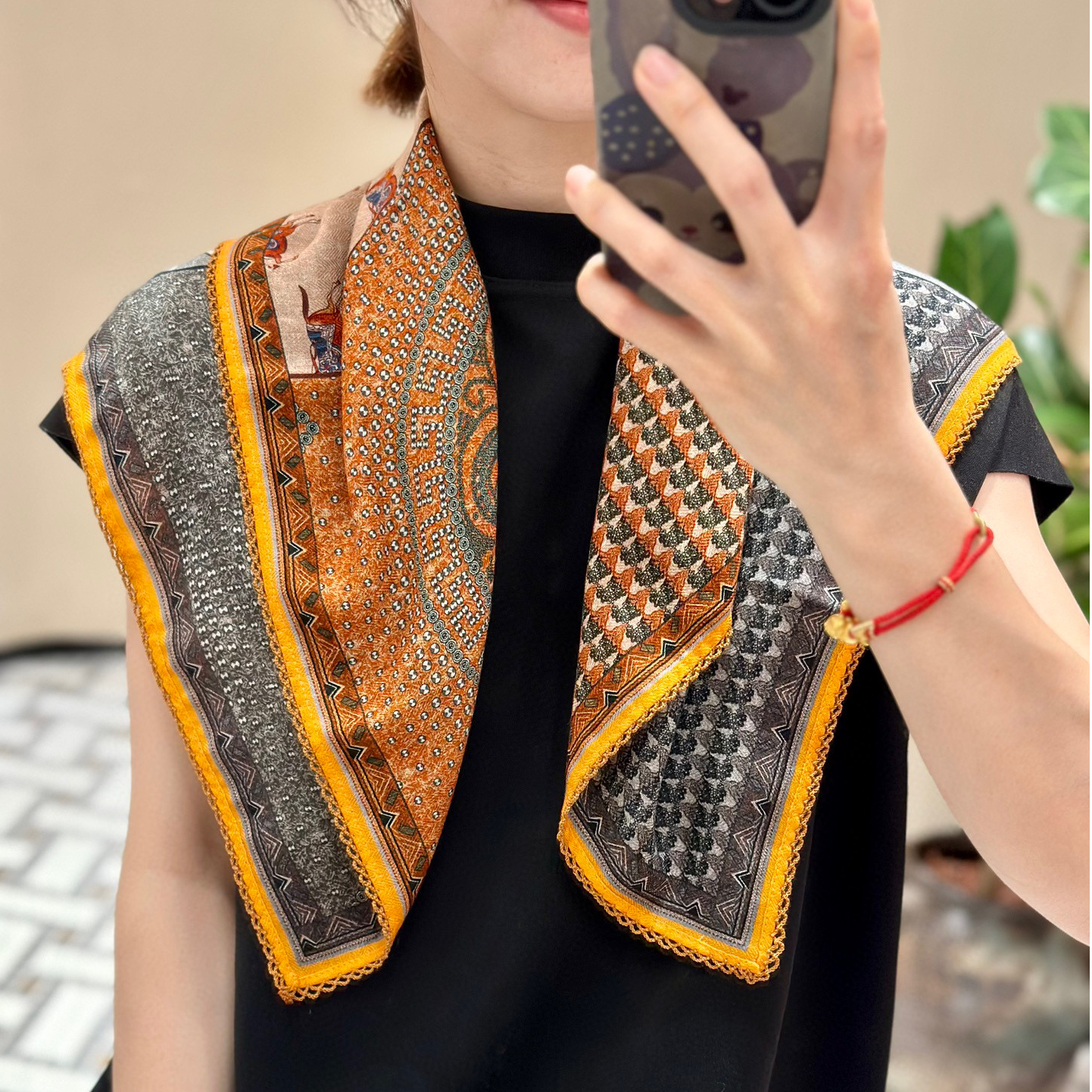 真丝羊毛双面万马奔腾蕾丝边60方巾女士丝巾围巾搭配披肩外搭B172