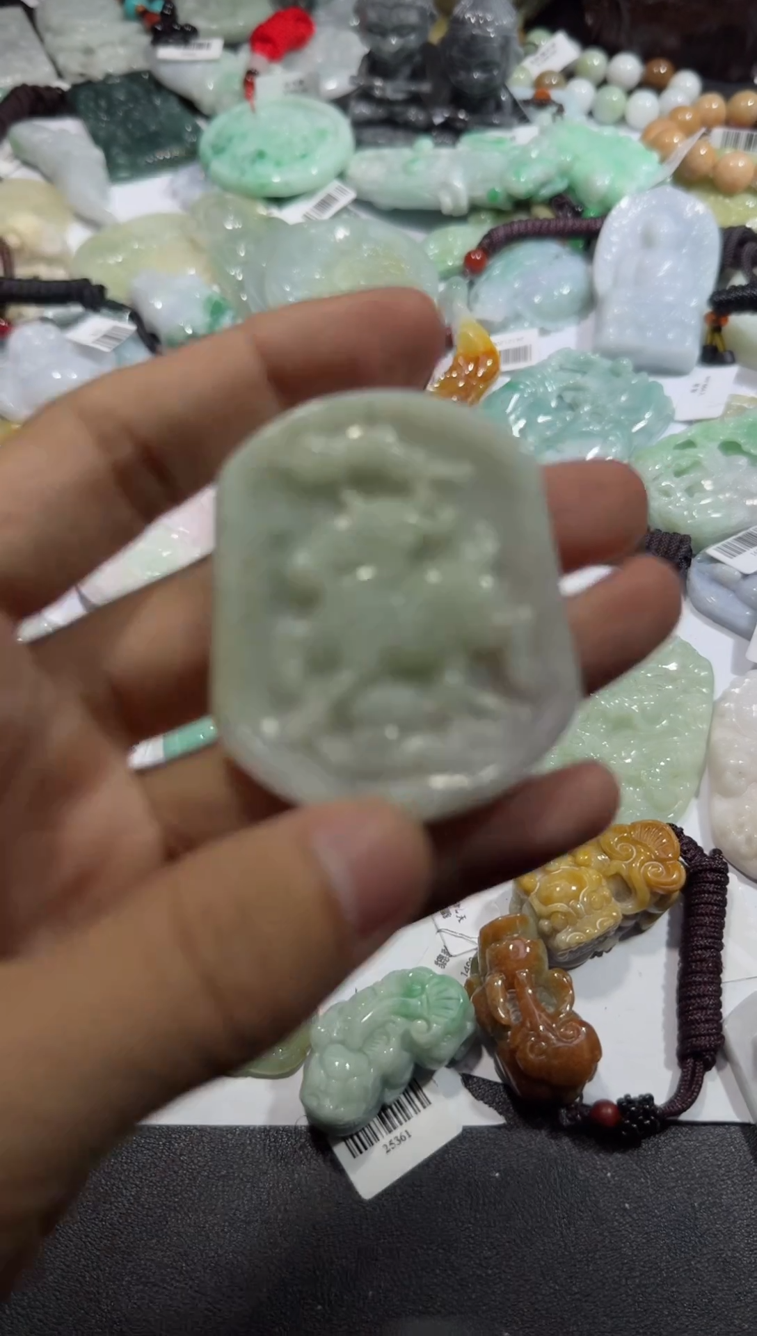 【闪购商品】翡翠颈饰未镶嵌00009479