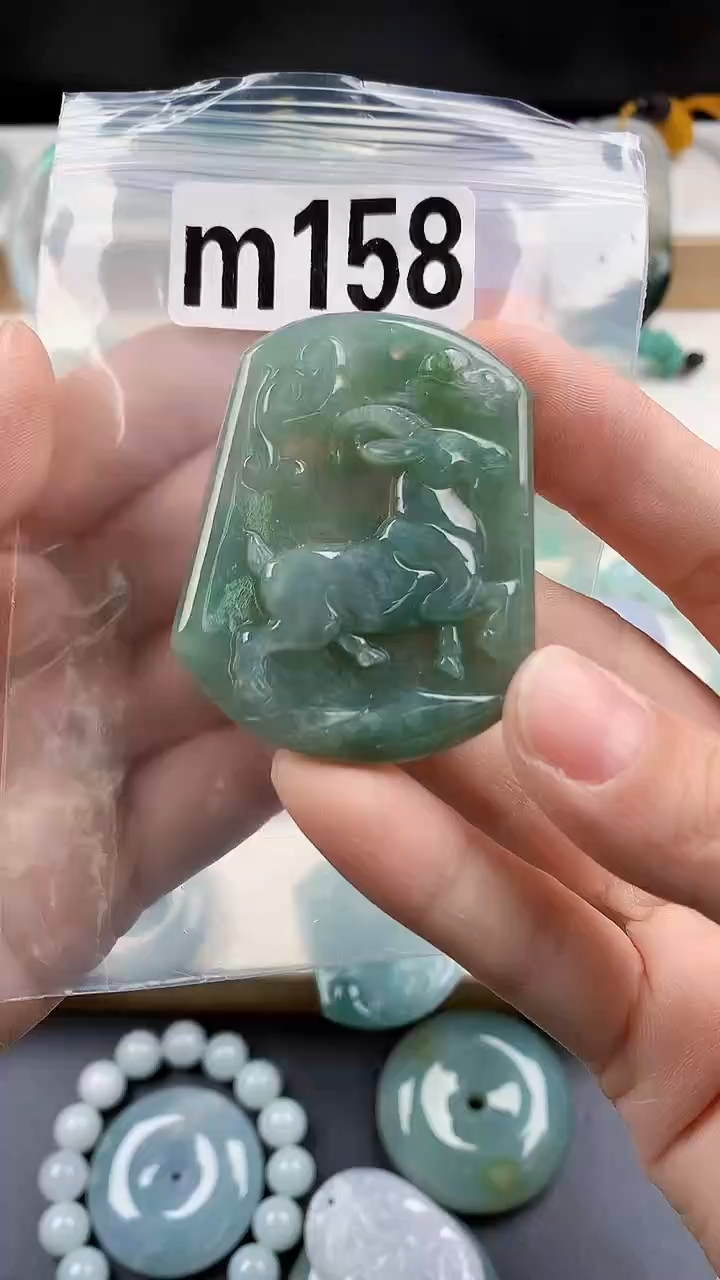 颈饰未镶嵌翡翠天然翡翠吊坠挂件