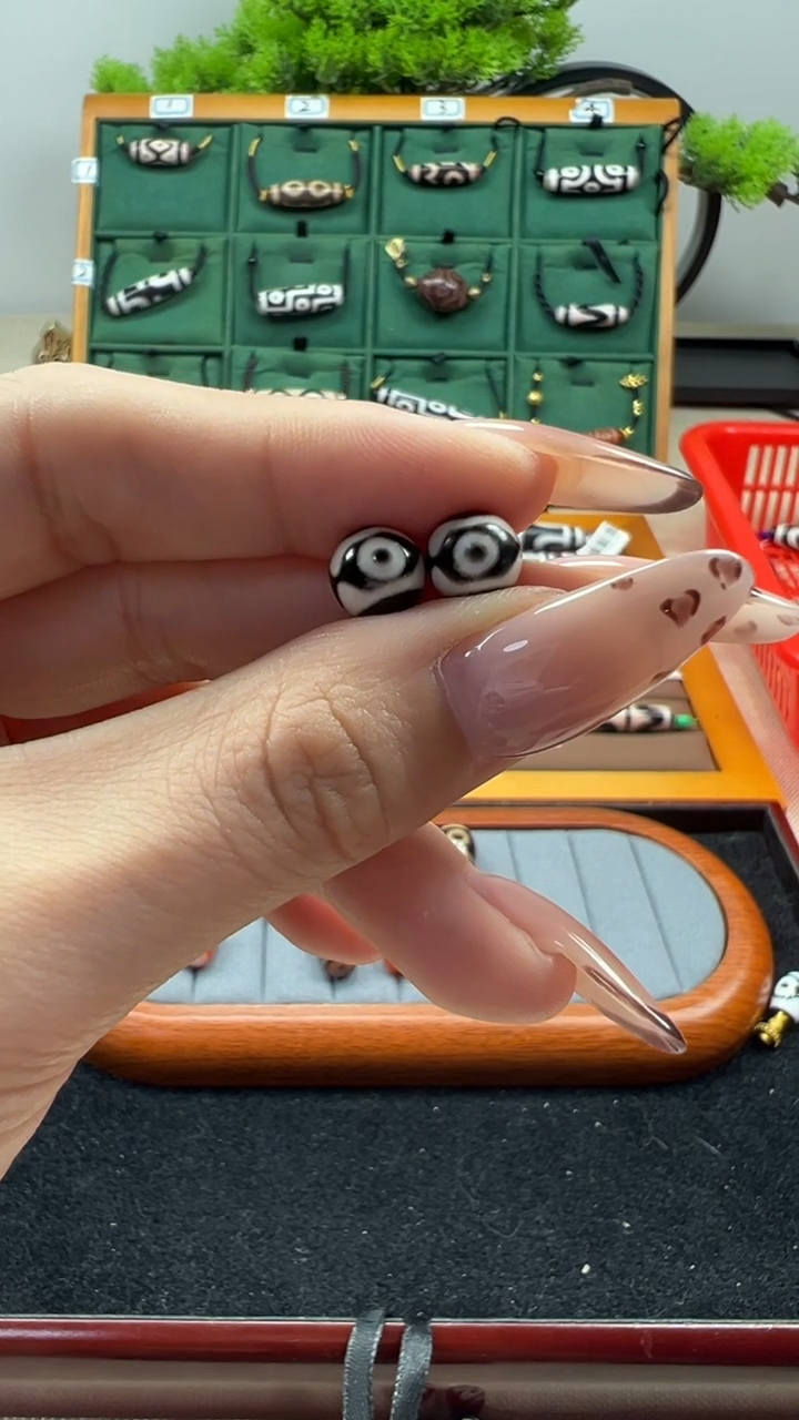 玛瑙/玉髓（覆膜）颈饰未镶嵌185.（微瑕）