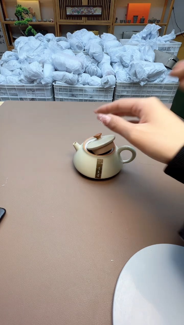 【闪购商品】其他瓷制品S1111111111111米黄