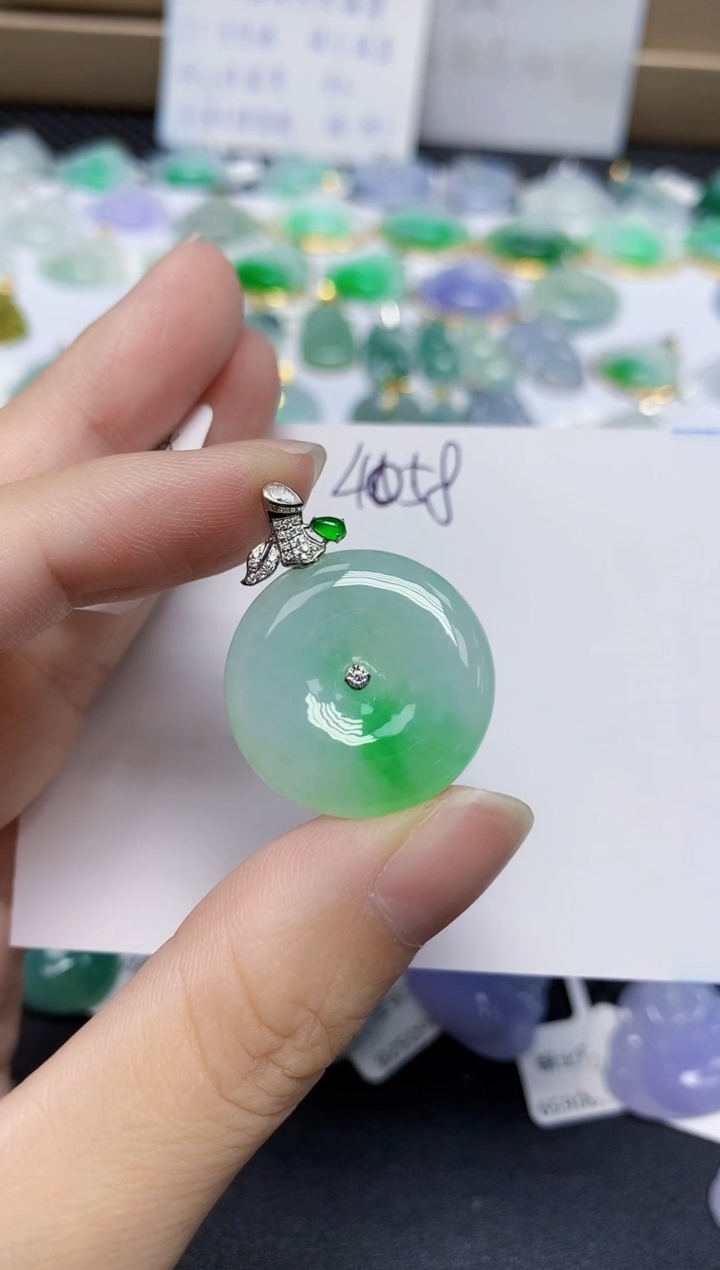 翡翠18K金镶嵌颈饰天然缅甸翡翠A货