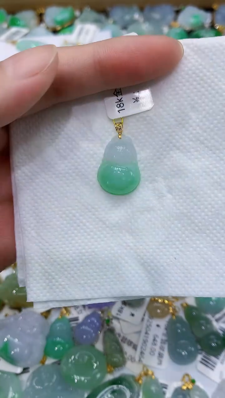 翡翠18K金镶嵌颈饰111111111