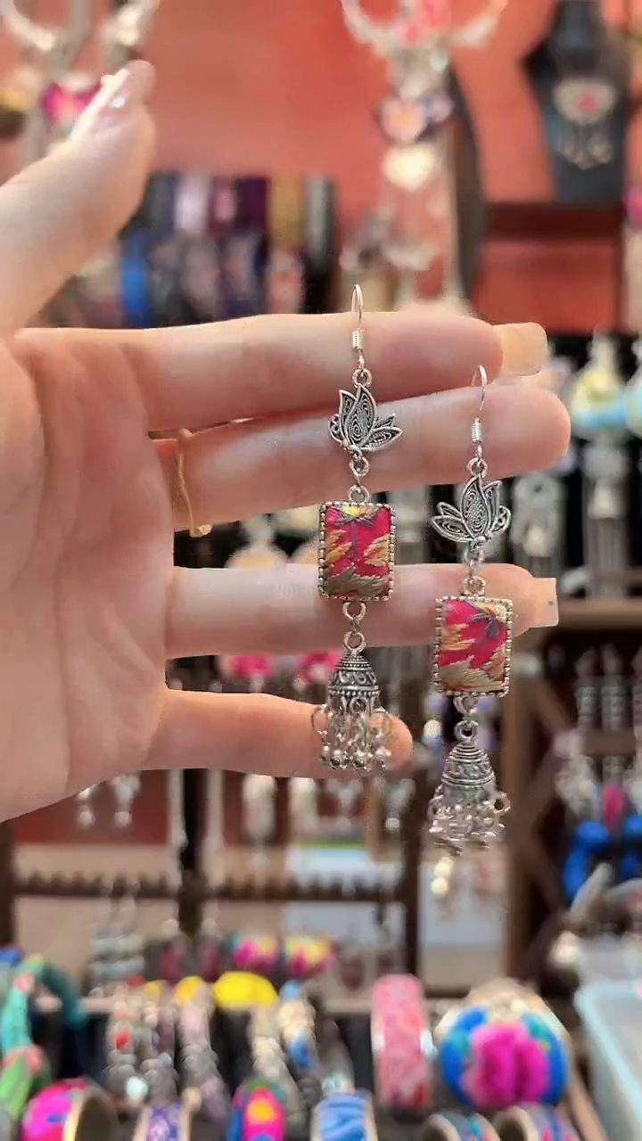 织绣 云织谣民族风精美饰品   673