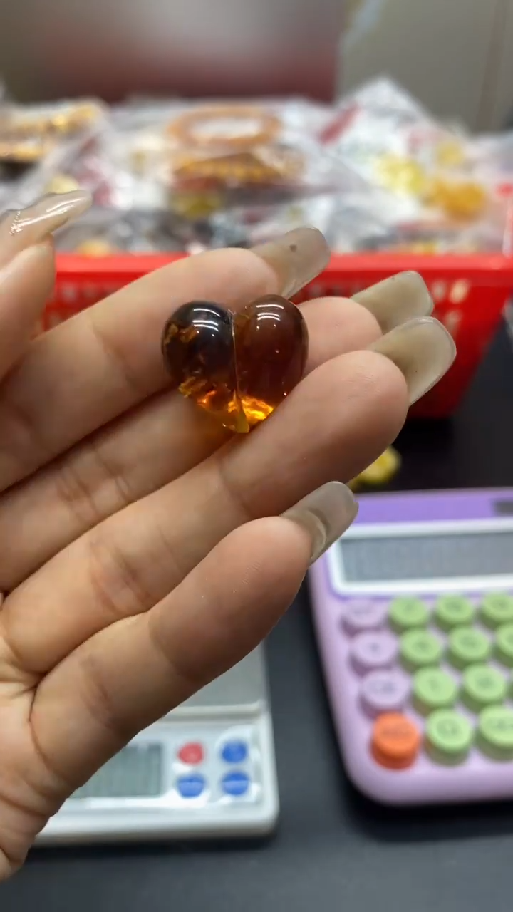 未镶嵌琥珀珠宝奇石1609