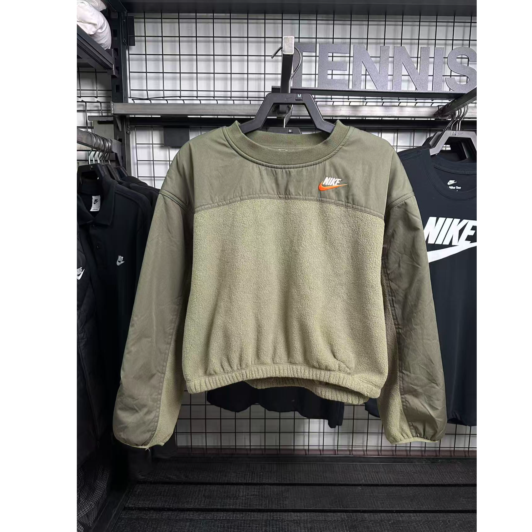 【瑕疵精修】Nike 字母Logo印花加绒休闲圆领套头卫衣 女款 FB8685