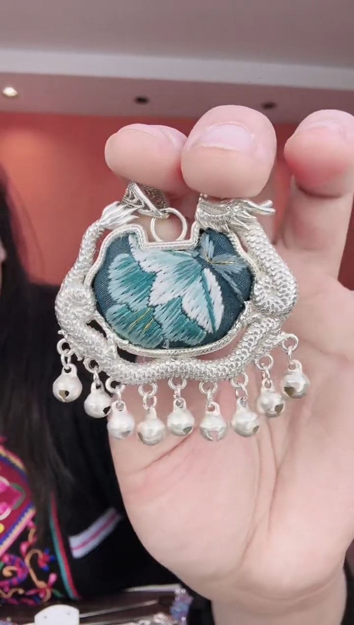 【闪购商品】织绣非遗手工刺绣吊坠