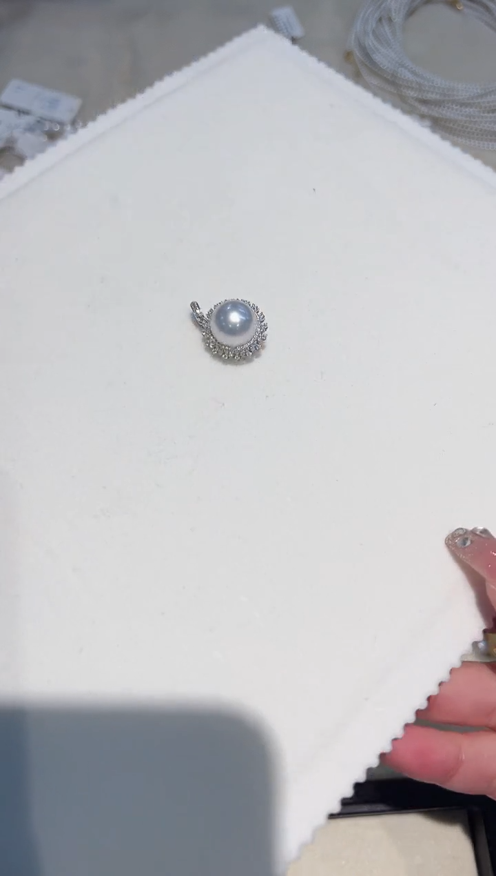 【闪购商品】海水珍珠吊坠18K金镶嵌澳白珍珠吊坠zzxm