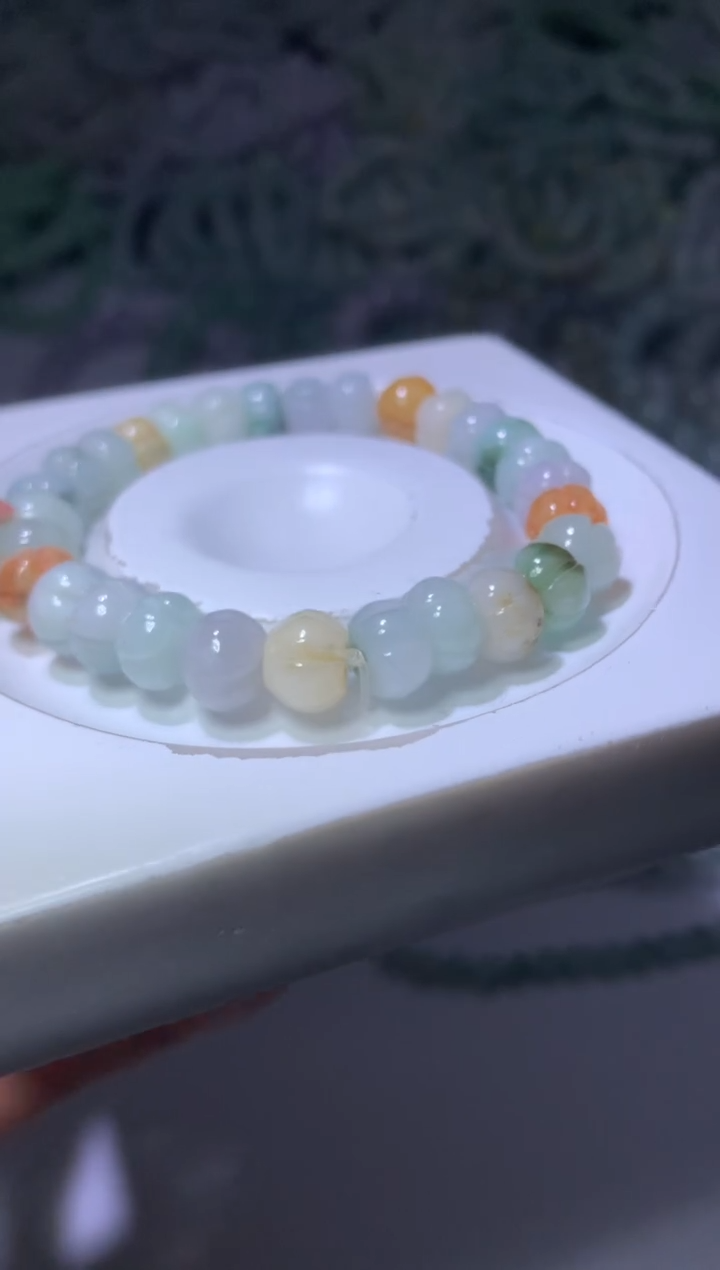未镶嵌挂件翡翠六**。MXX057837