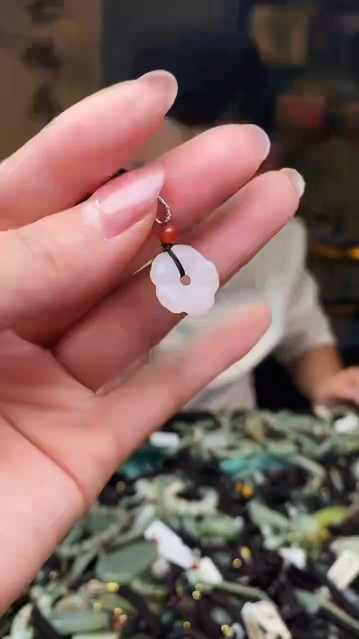 颈饰未镶嵌和田玉多样性发货，拍一发一