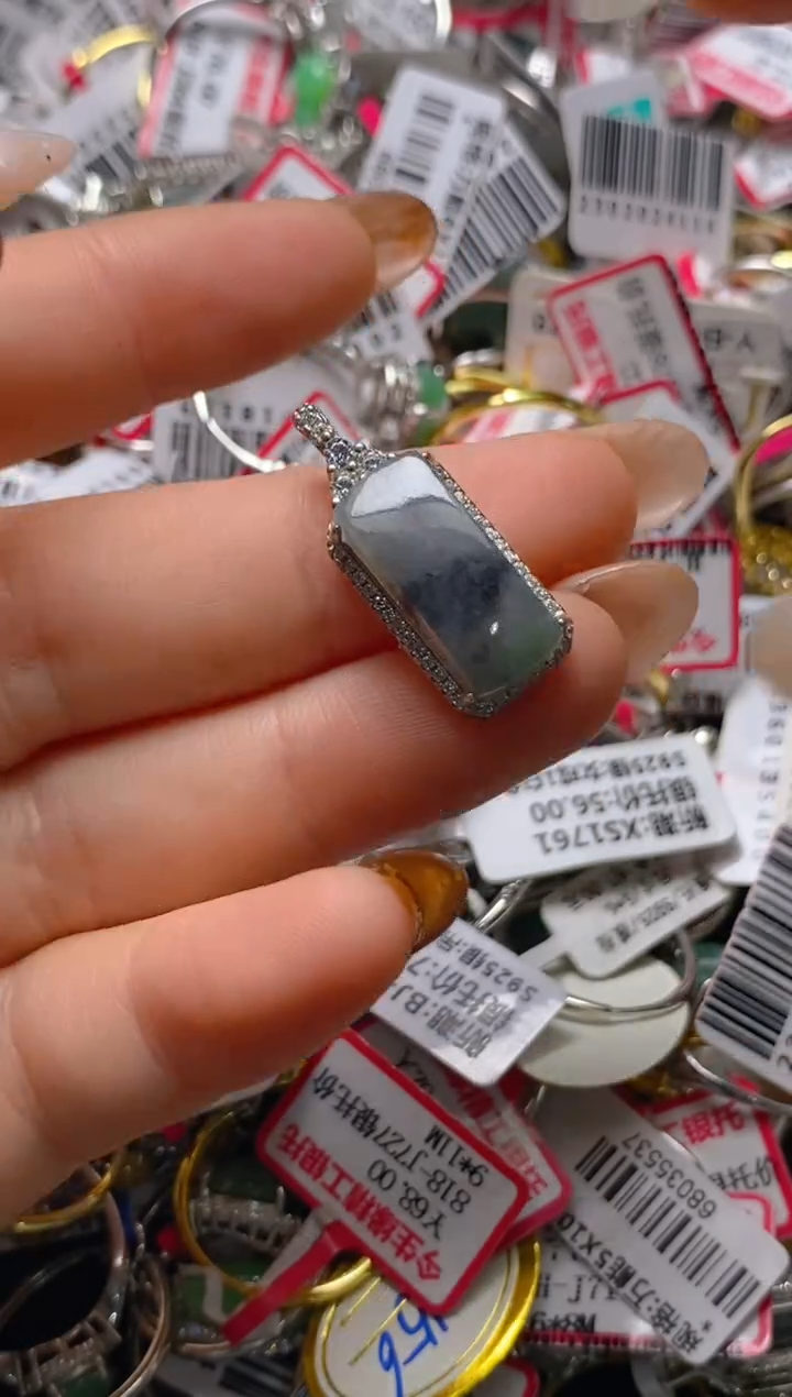 银S925镶嵌戒指翡翠百内无证书