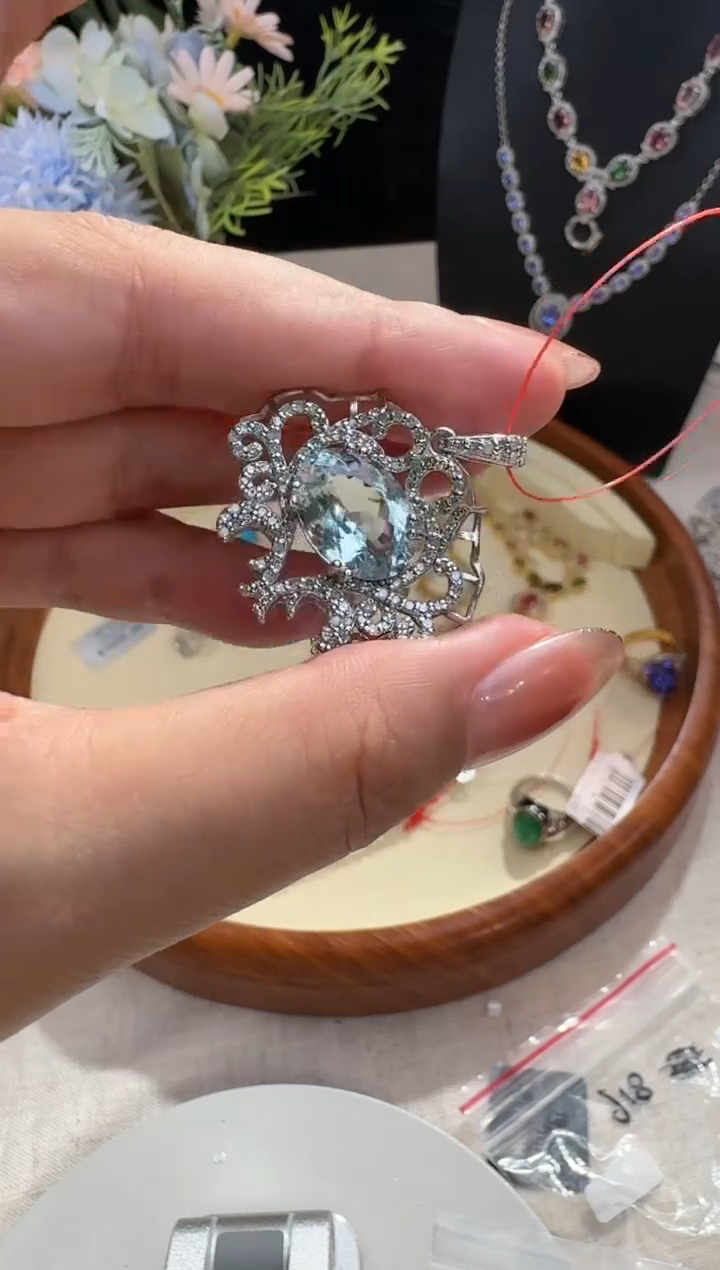 【闪购商品】海蓝宝石颈饰银S925镶嵌吊坠