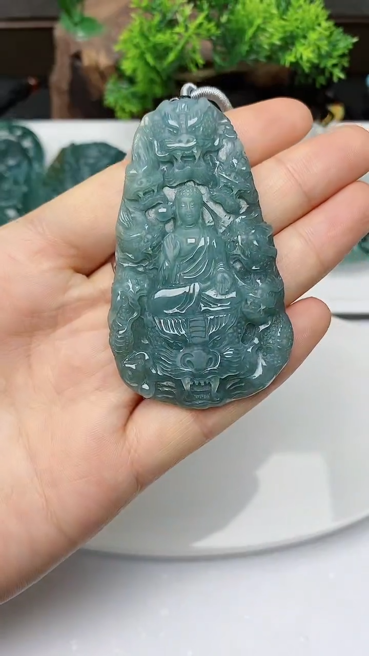 【闪购商品】翡翠颈饰未镶嵌          