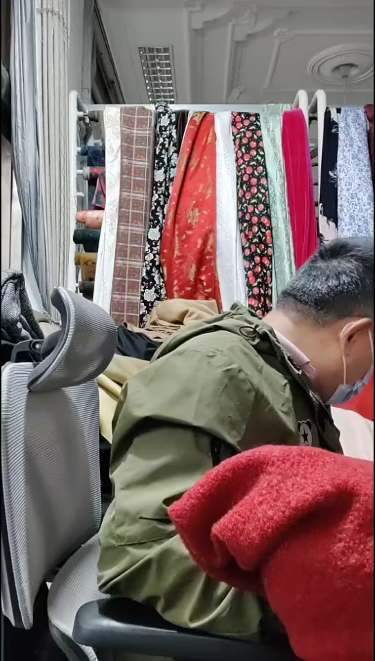 红色纯色针织圈布料