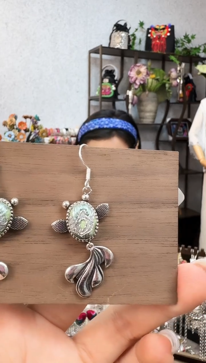 织绣云织瑶非遗老绣饰品576