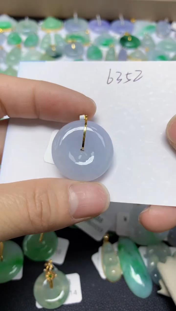 【闪购商品】翡翠挂件18K金镶嵌 天然翡翠A货