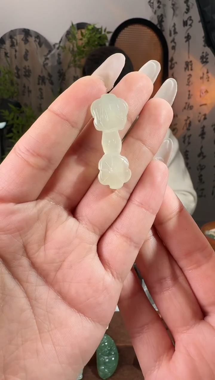 未镶嵌岫玉颈饰如意 0073