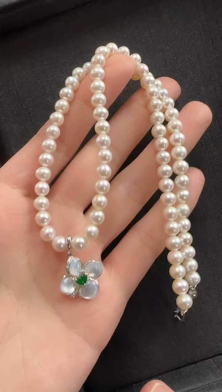 颈饰18K金镶嵌翡翠353花花一条