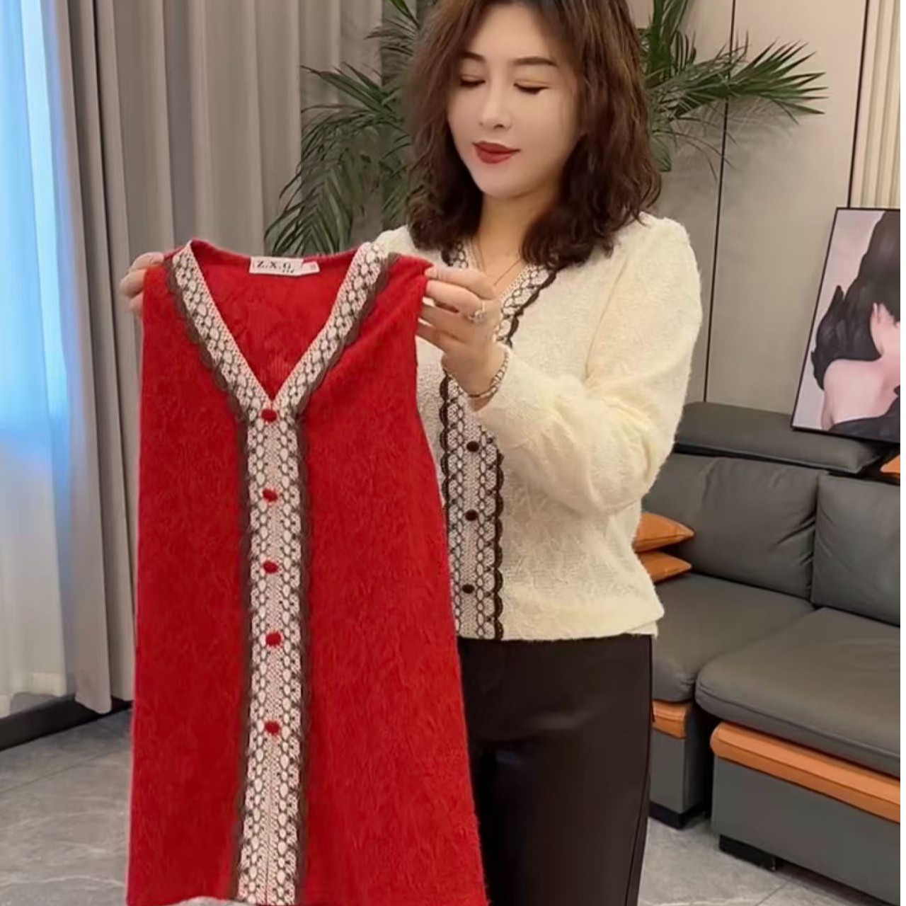 V领欧货菲边衫时尚气质