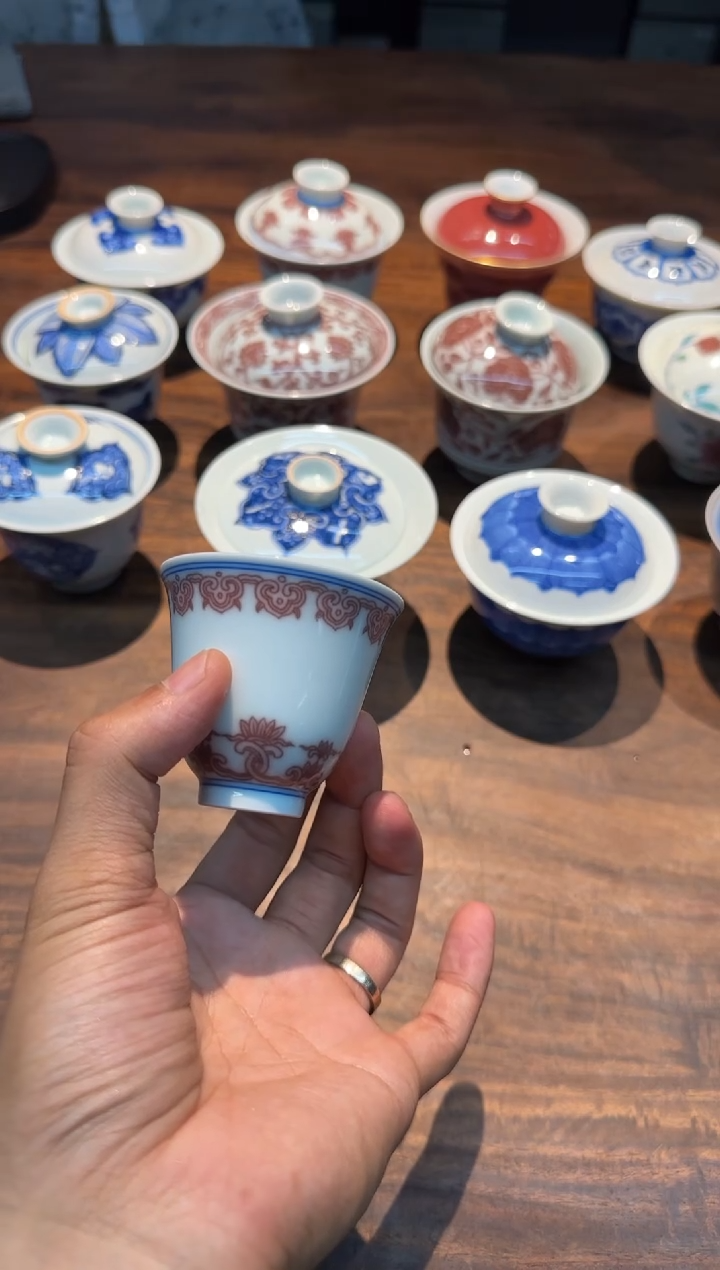 二亭 釉里红 如意忍冬纹 铃铛杯