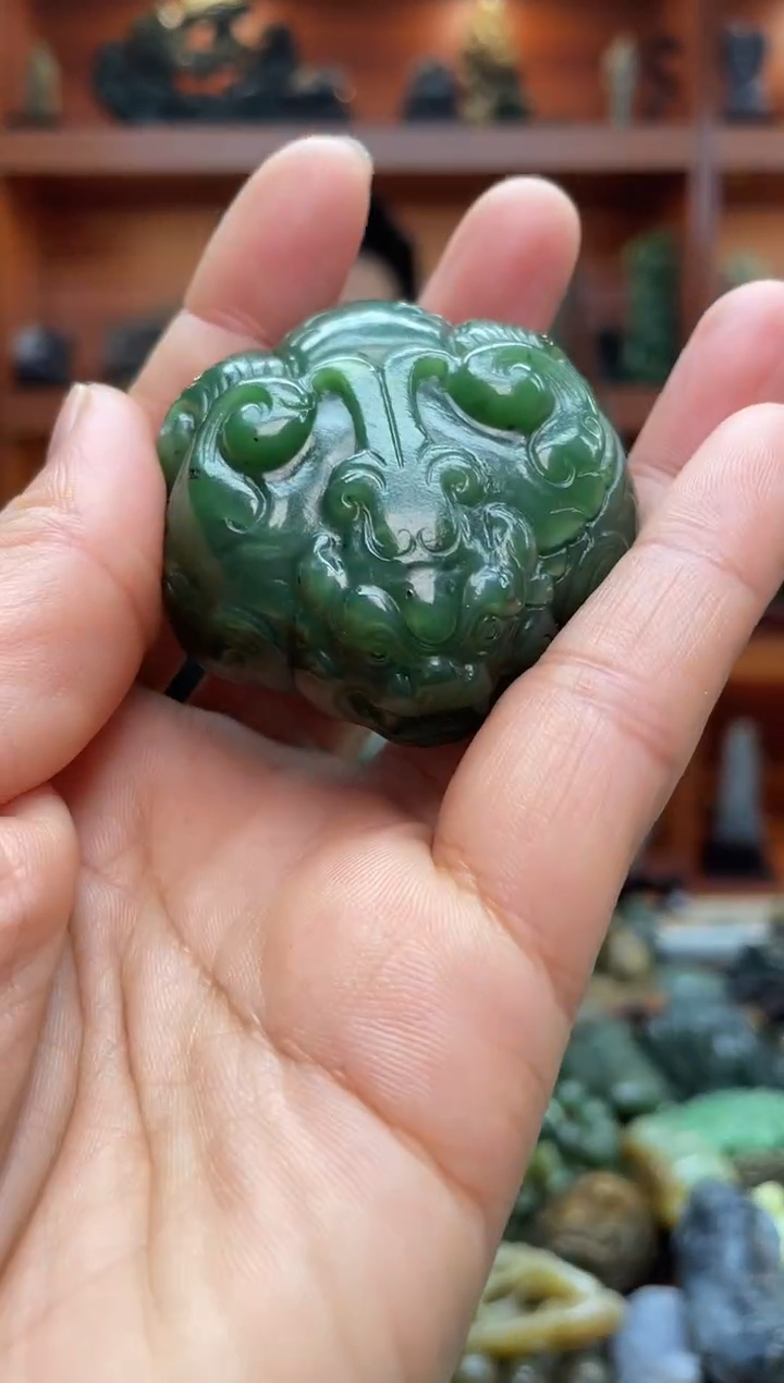 未镶嵌和田玉把件1