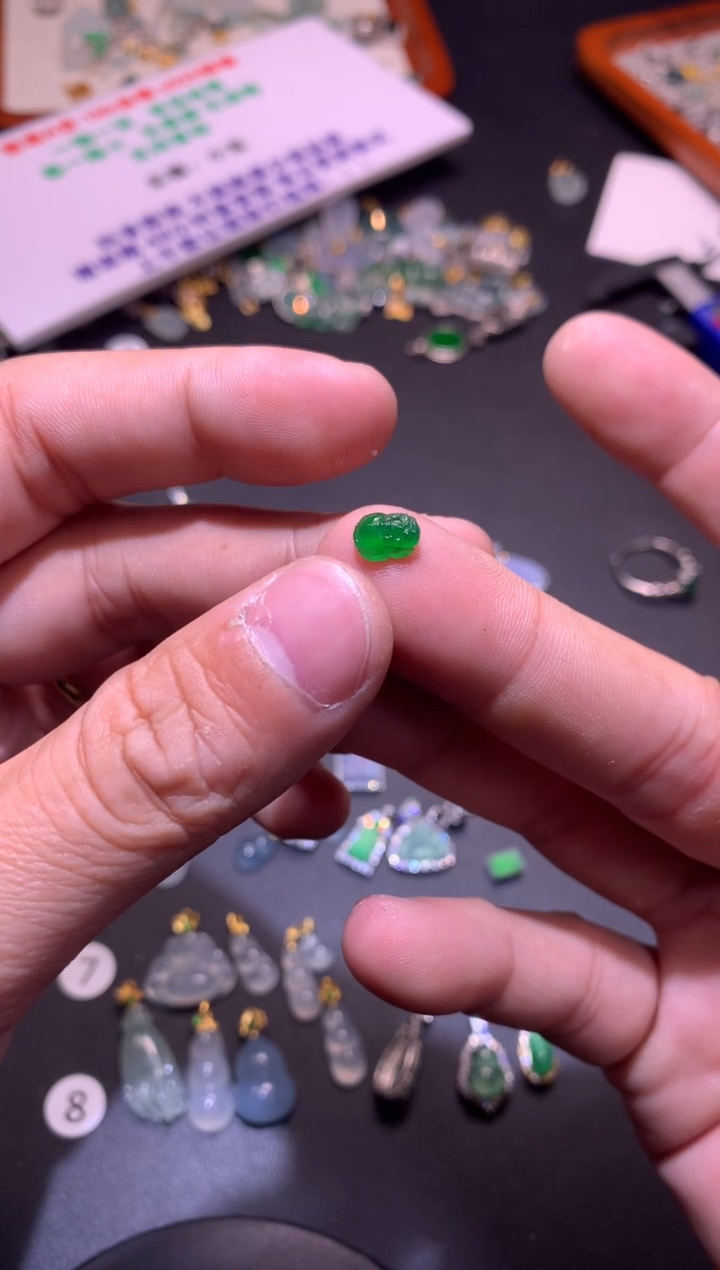 【闪购商品】翡翠吊坠(不含链)未镶嵌1