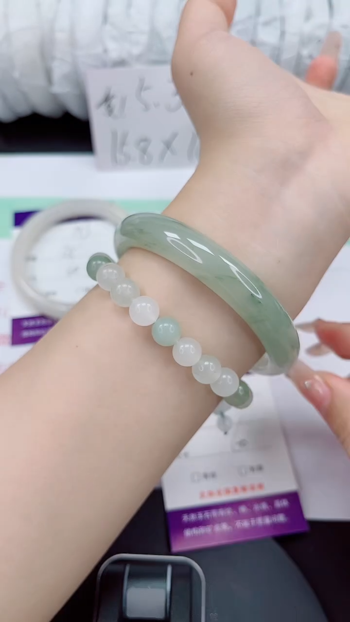 石英质玉手镯未镶嵌194-60/61