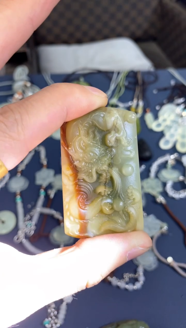 【闪购商品】蛇纹石玉颈饰未镶嵌岫玉